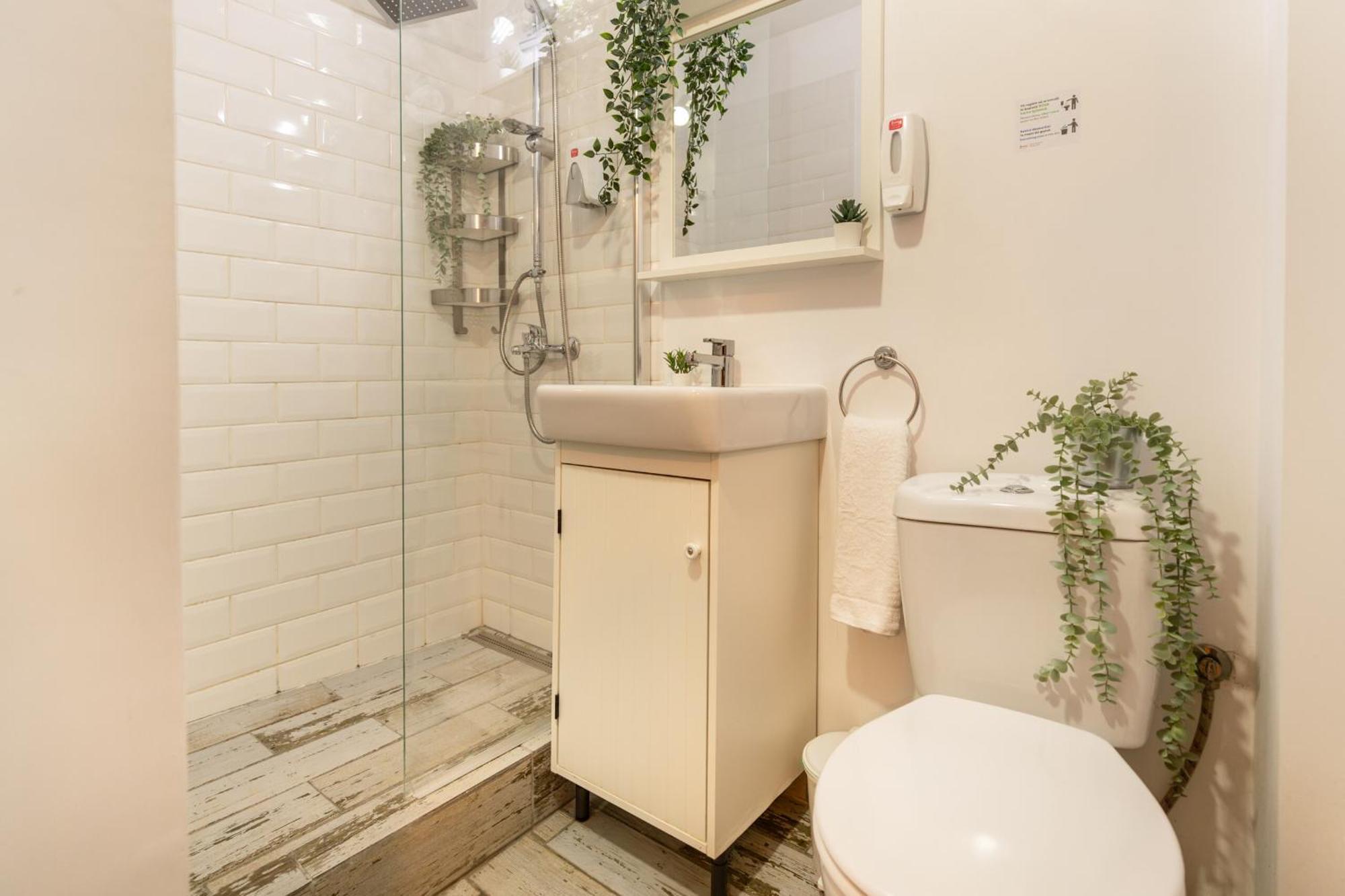 2Br Apartment At Piata Natiunilor Unite: Perfect For City Center Stays Bucharest Exterior photo