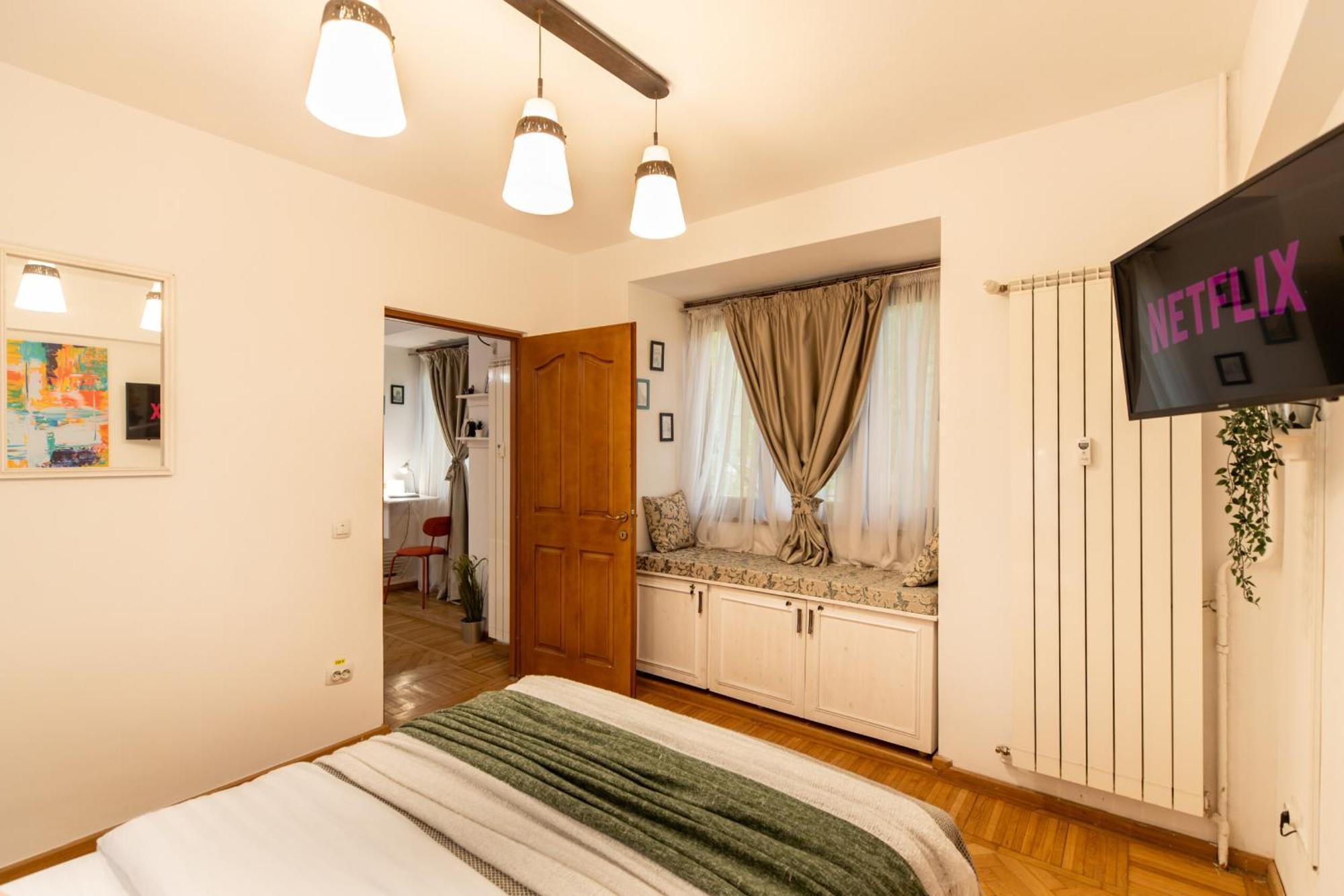 2Br Apartment At Piata Natiunilor Unite: Perfect For City Center Stays Bucharest Exterior photo