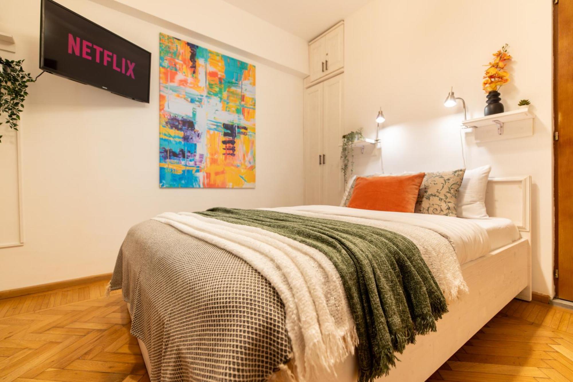 2Br Apartment At Piata Natiunilor Unite: Perfect For City Center Stays Bucharest Exterior photo